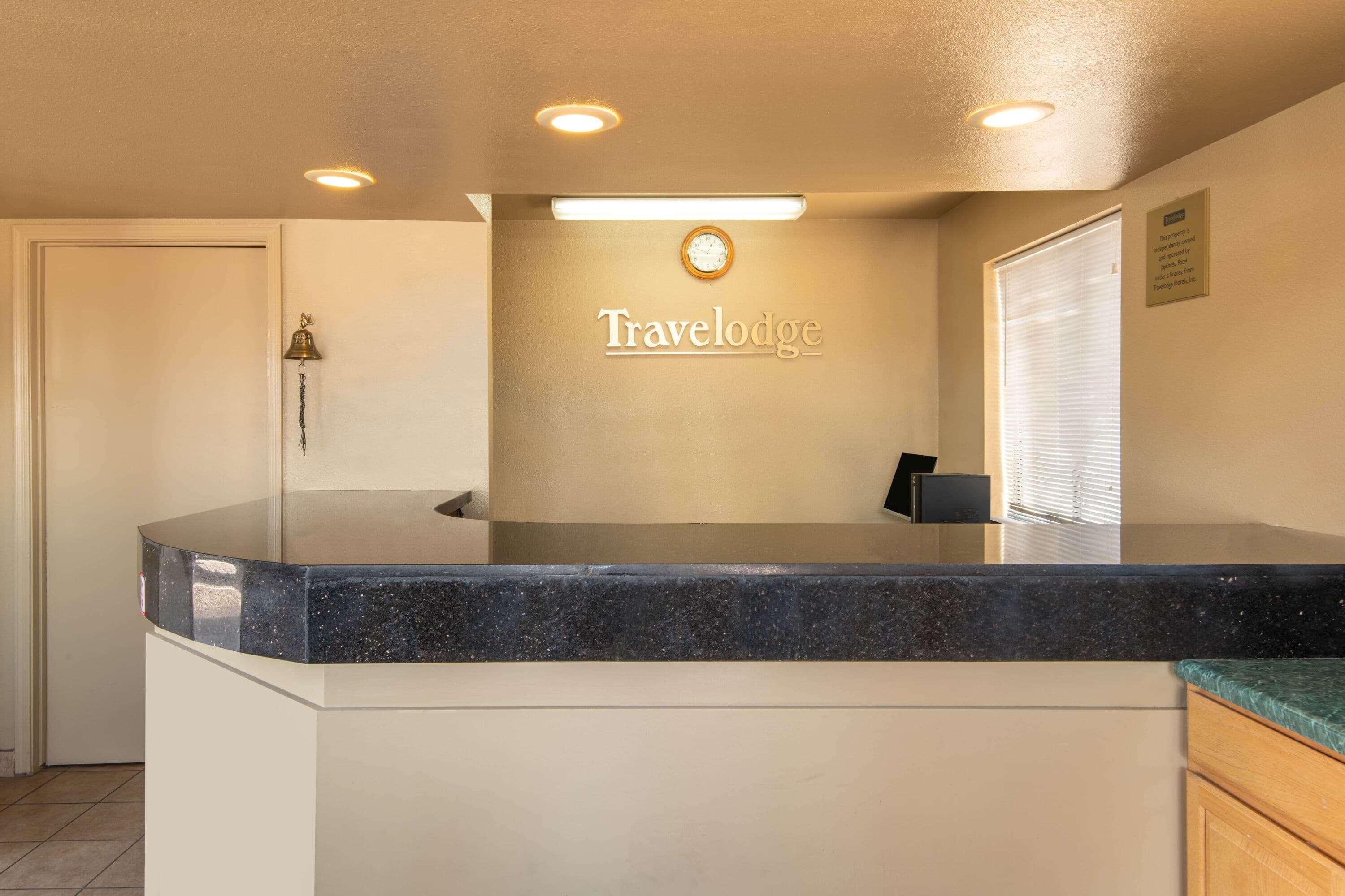 Travelodge By Wyndham Kingman Extérieur photo